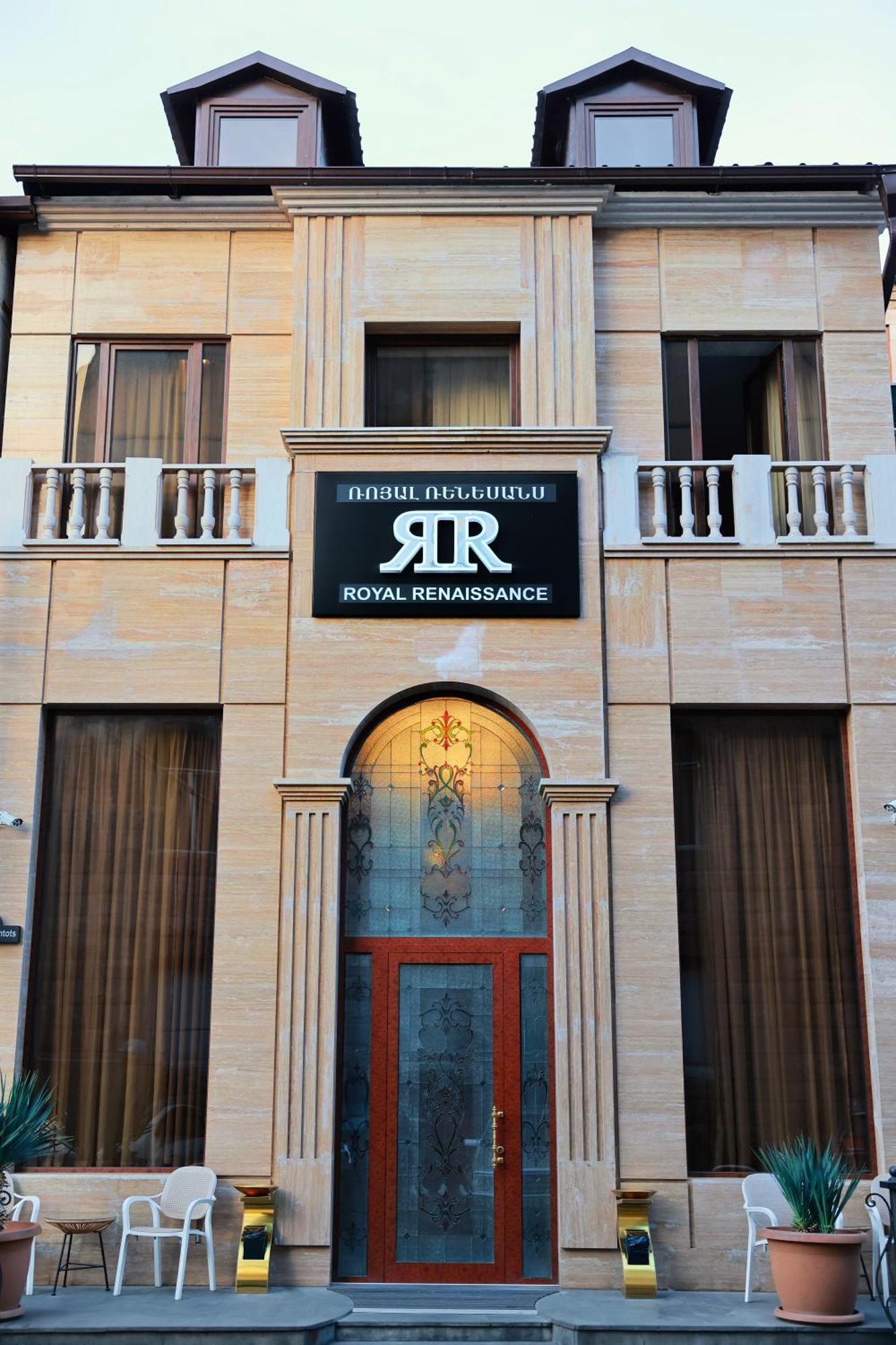 Hotel Royal Renaysance Erevan Esterno foto