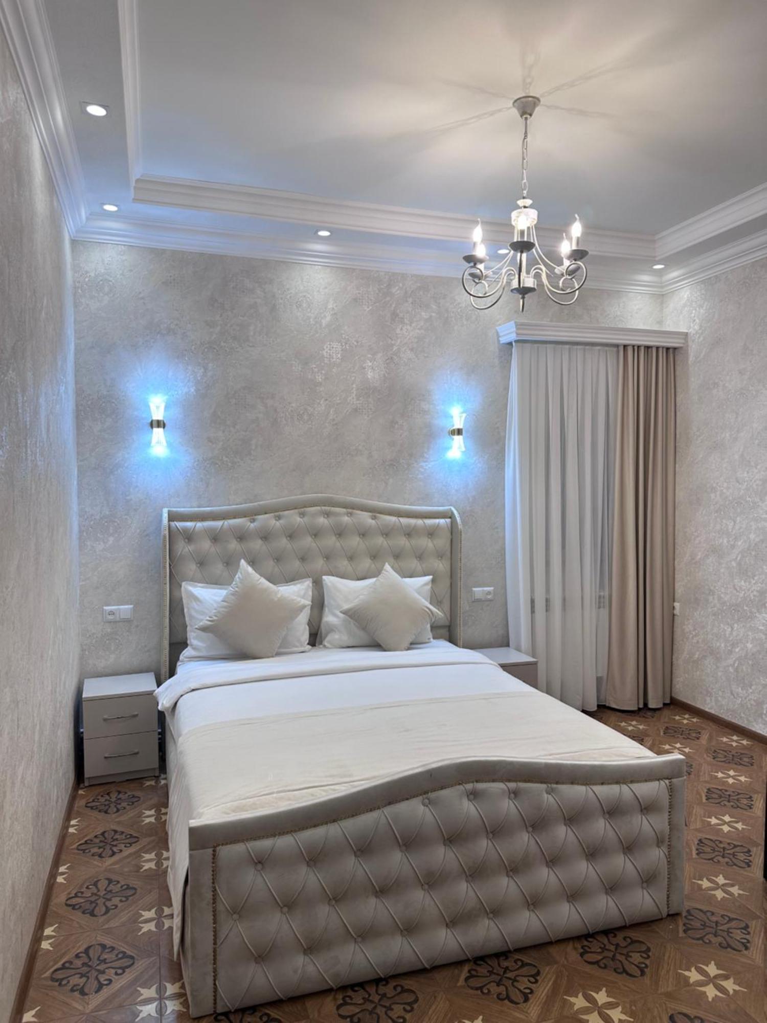 Hotel Royal Renaysance Erevan Esterno foto