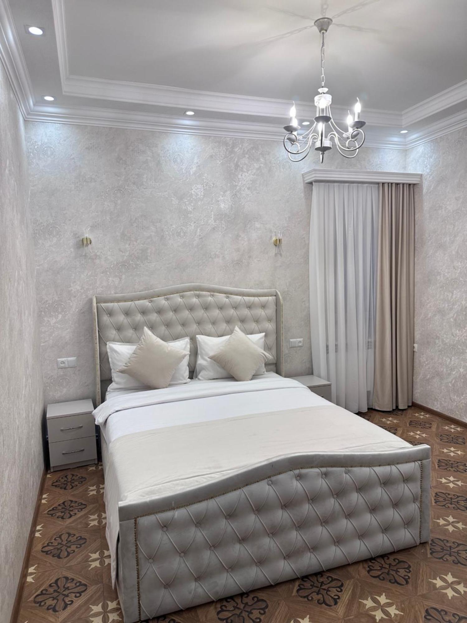 Hotel Royal Renaysance Erevan Esterno foto