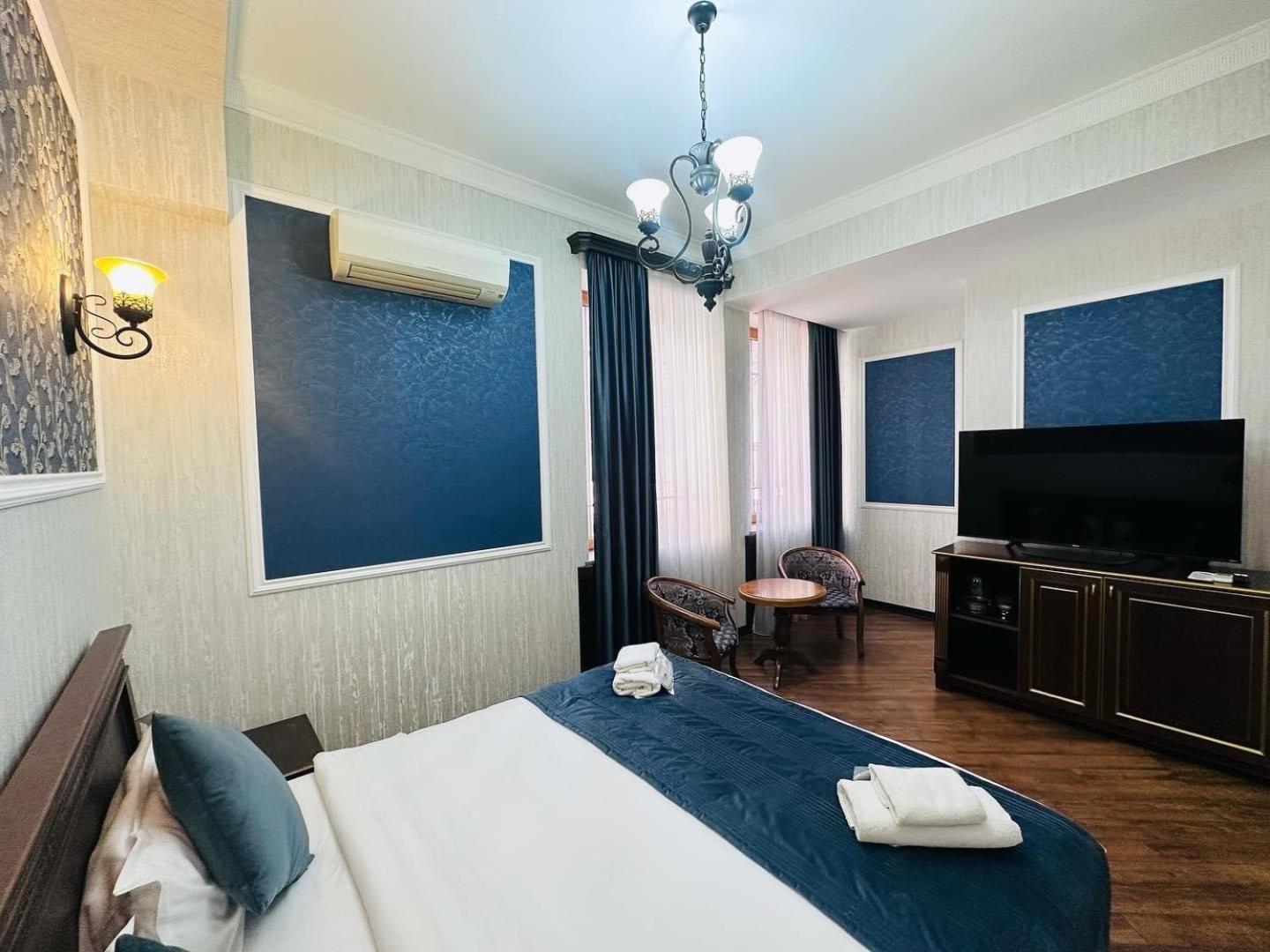 Hotel Royal Renaysance Erevan Esterno foto