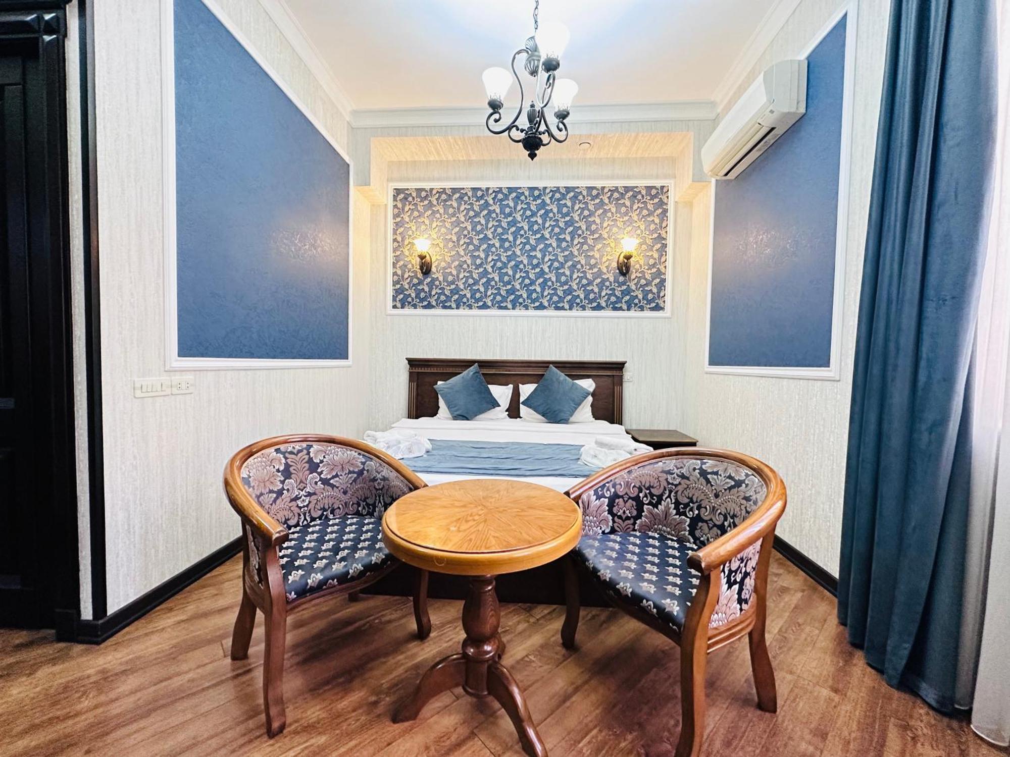 Hotel Royal Renaysance Erevan Esterno foto