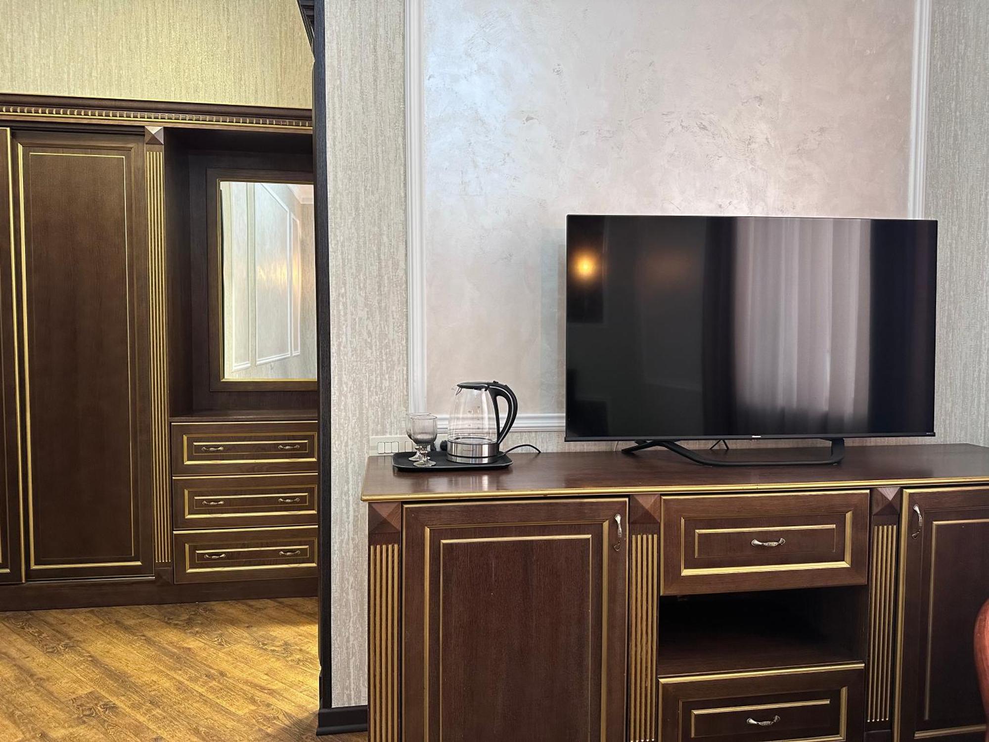 Hotel Royal Renaysance Erevan Esterno foto